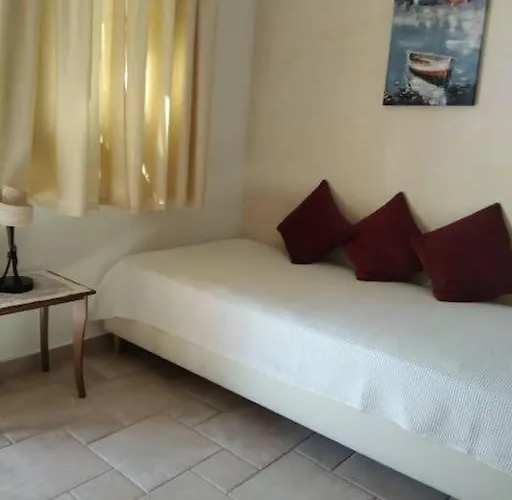 Vromolithos Apartments